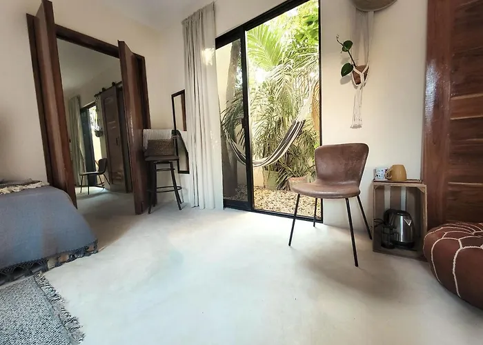 The Secret Garden Apartment *